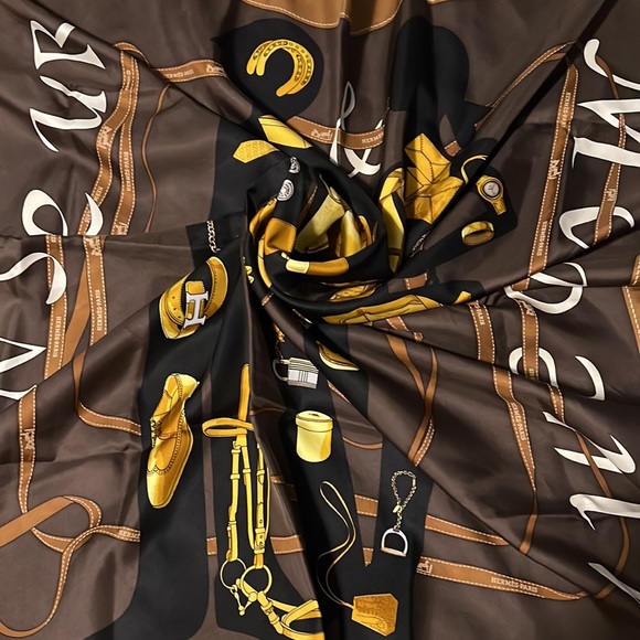 authentic HERMES scarf, 100% silk - Picture 8 of 9